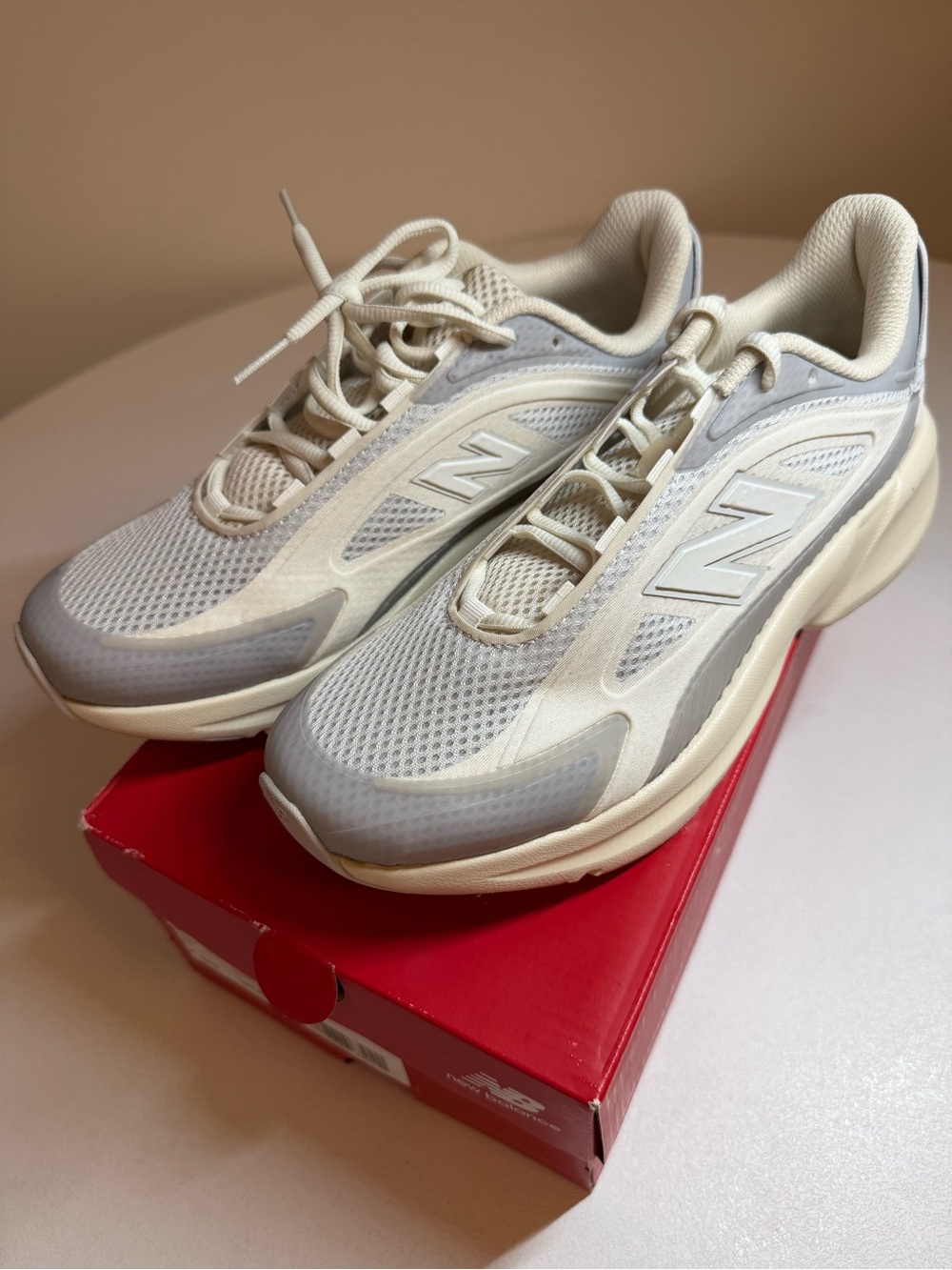 NWT Catalyst - Men’s 6.5 / 8 Women’s 
Grey Beige RUNNING TRAINING